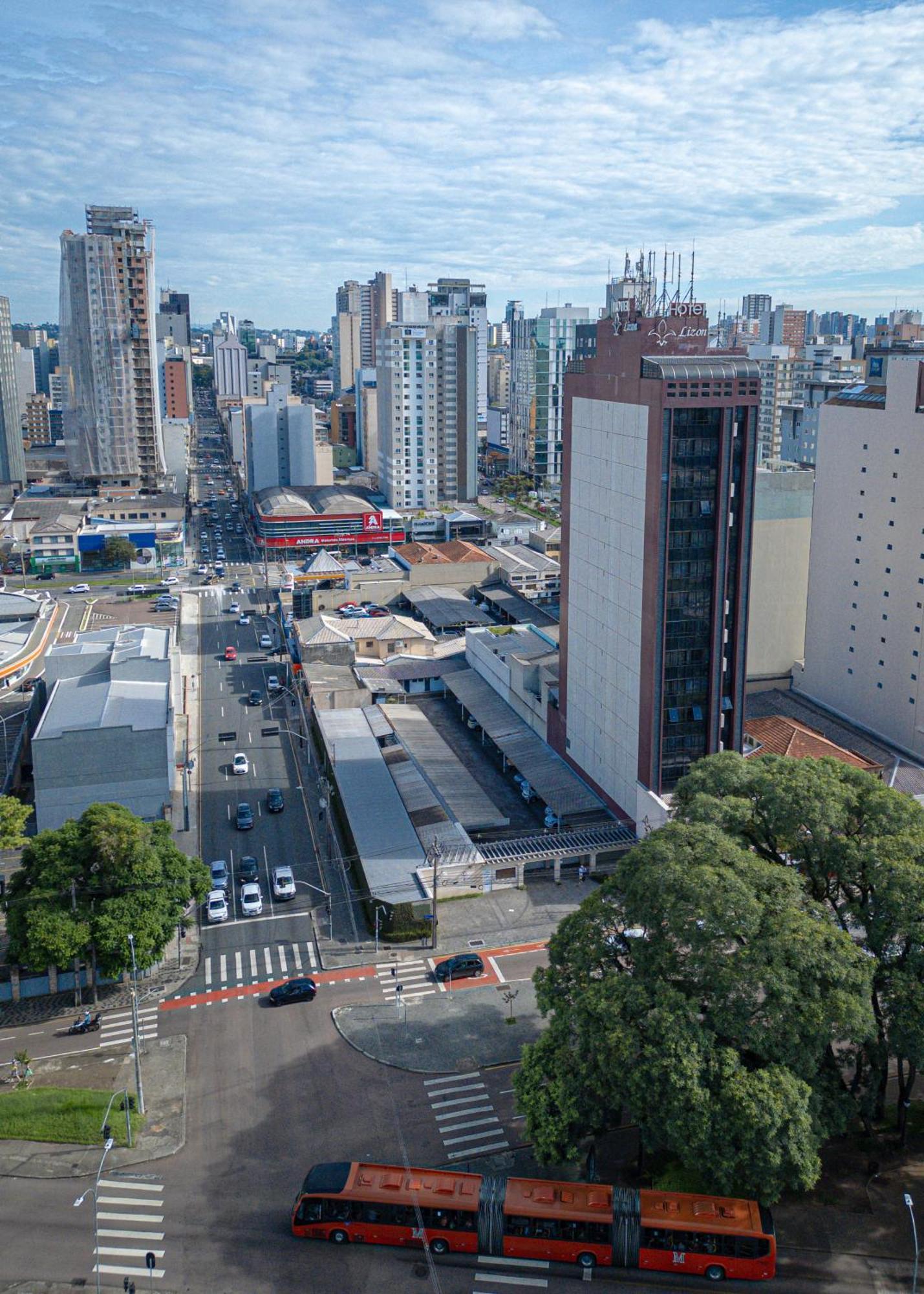 Lizon Curitiba Hotel Экстерьер фото